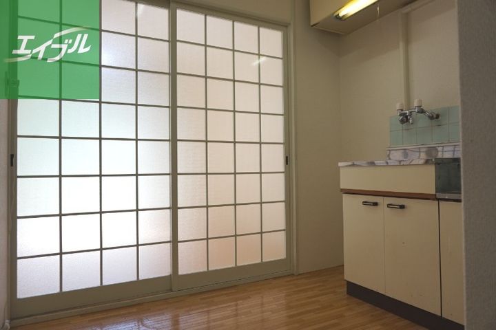 カリーナ立岩203の内装