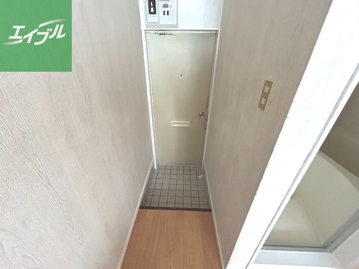 デュークハウス103の玄関