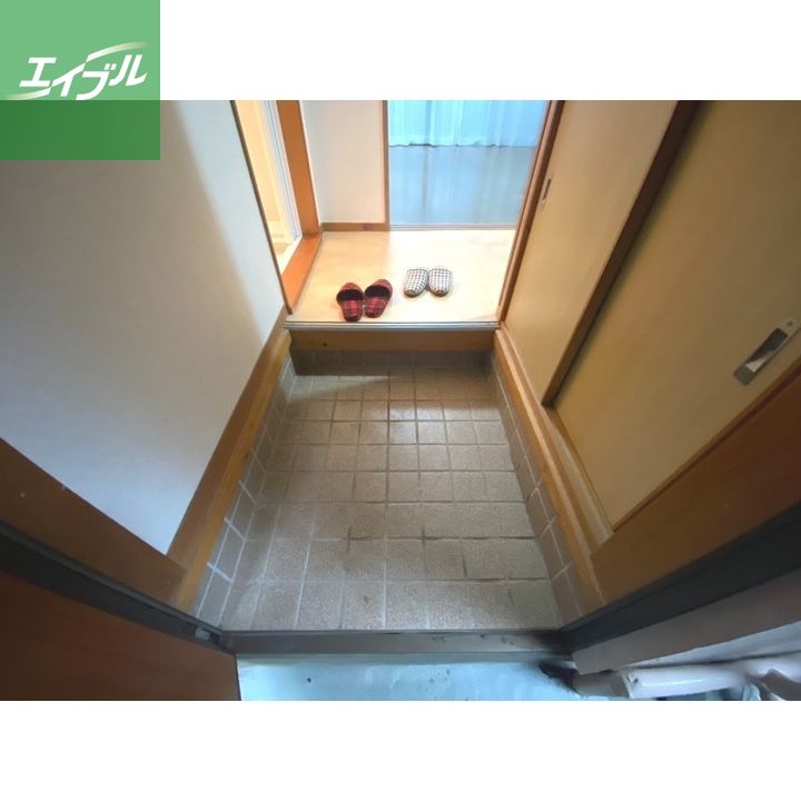 上西山ハイツ102の玄関