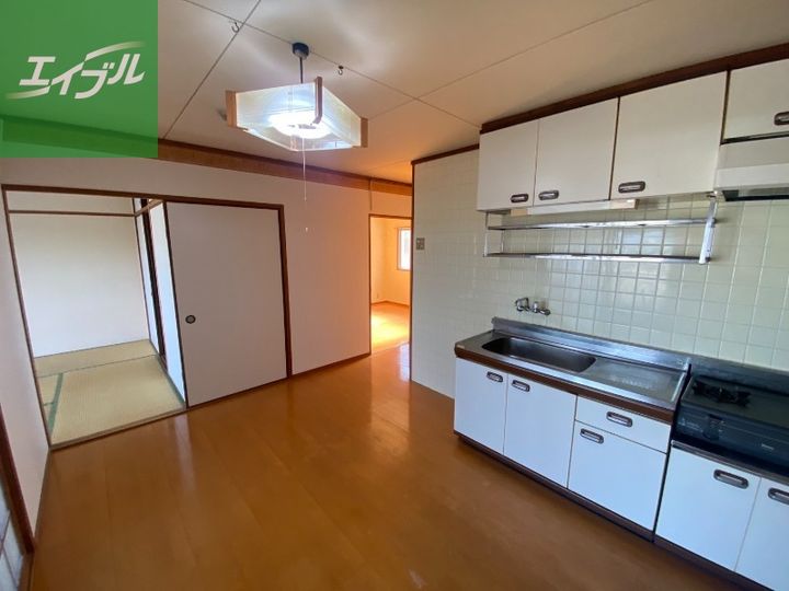 ヒルズ稲佐マンション202の内装