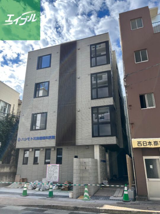 シャーメゾンさかえ町の玄関
