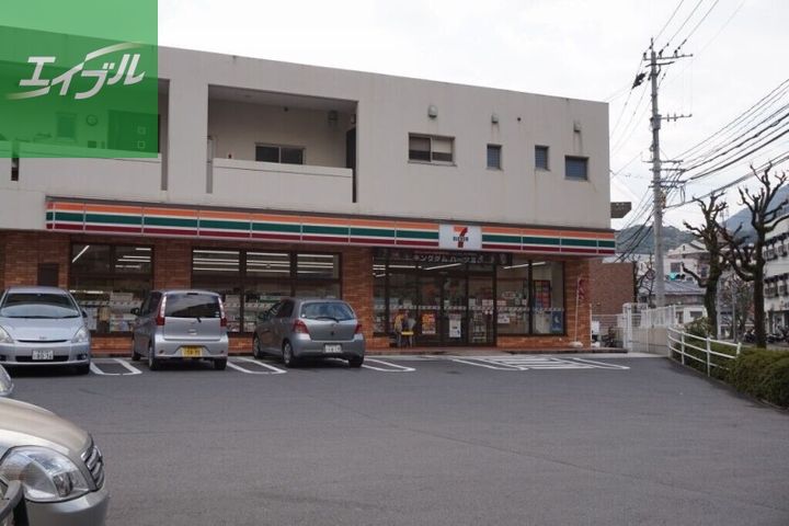 プヴォワール宝栄の周辺