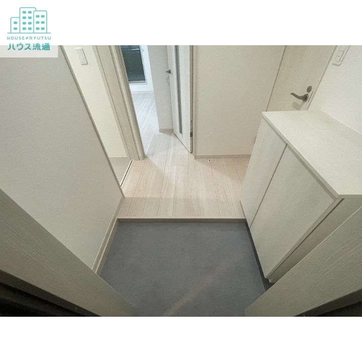 Residence戸石202の玄関