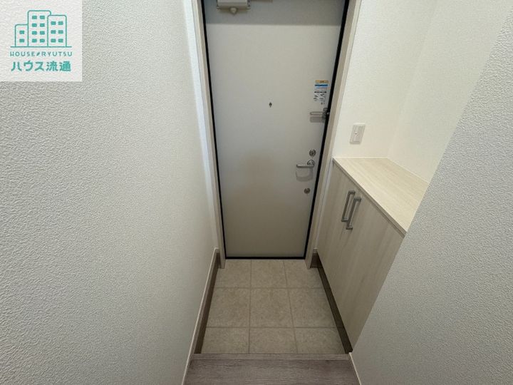 Residence田中町203の玄関