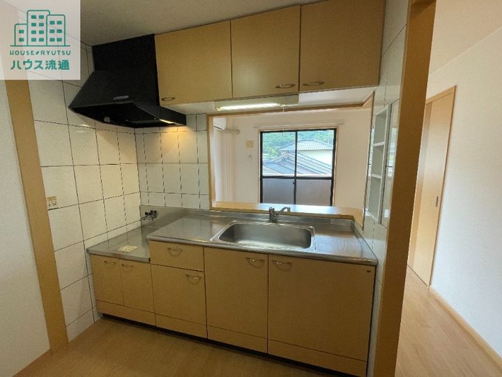 ロイヤルヒル岩松Ⅱのキッチン