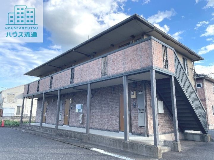 ロイヤルガーデン富の原 B棟の外観