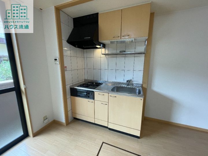 ロイヤルヒル岩松Ⅰのキッチン