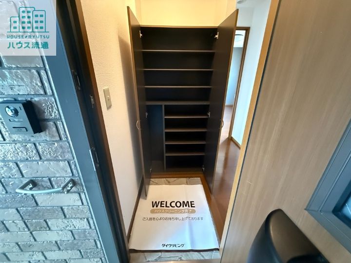 ヴィクトワールKーⅢの玄関