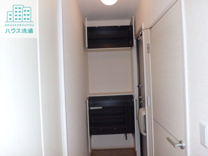 ルーラル諏訪 A棟の玄関
