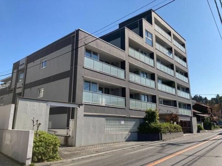 フィールド川和207の外観