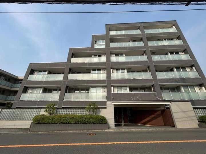 フィールド川和207の外観