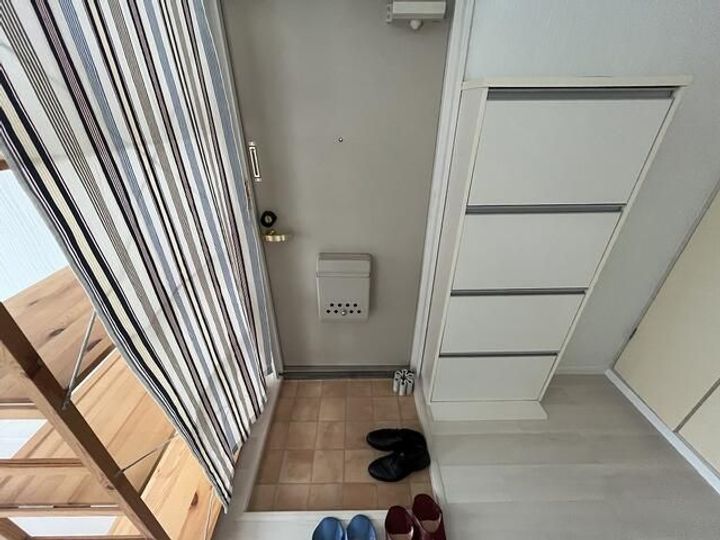 アリュール自由が丘の玄関