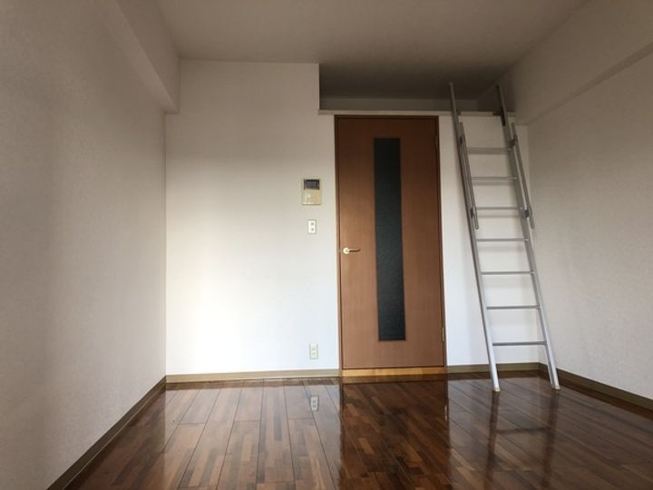 柾木マンションウエスト302の居間