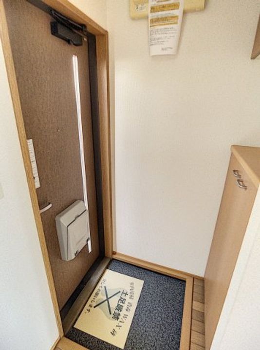 コーポグレイスの玄関