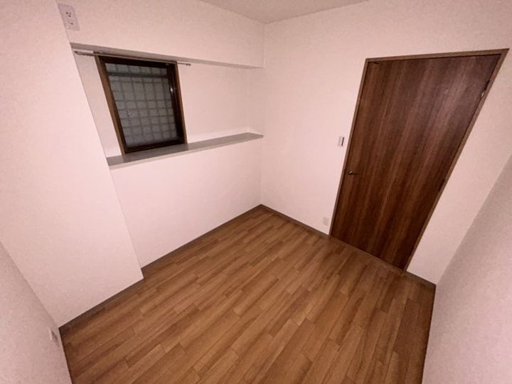 リーヴァ東花園103の寝室