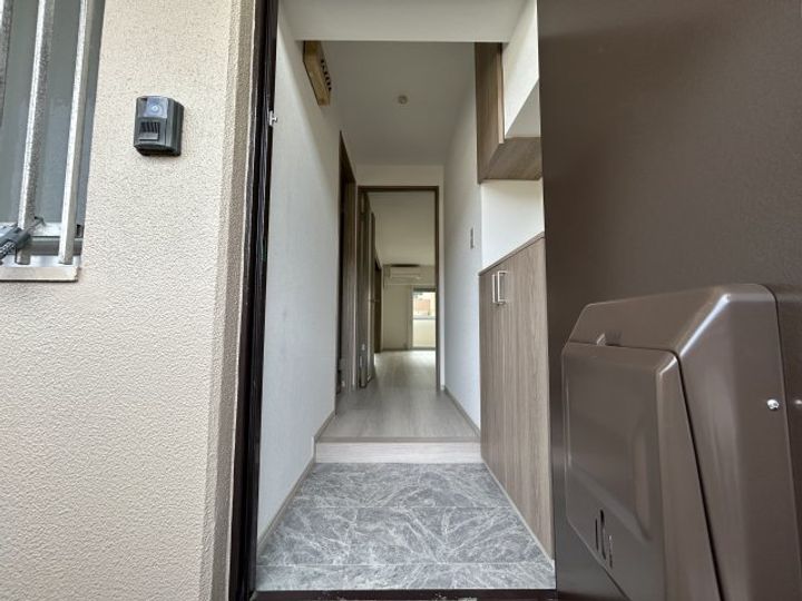 若江岩田パークマンション B棟の玄関