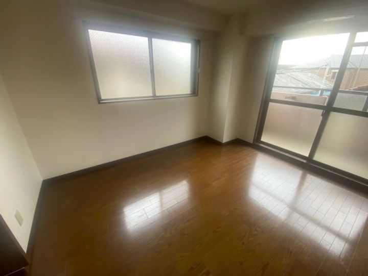 プレミール松原203の居間