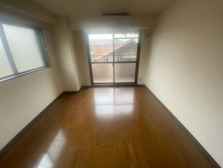 プレミール松原203の居間