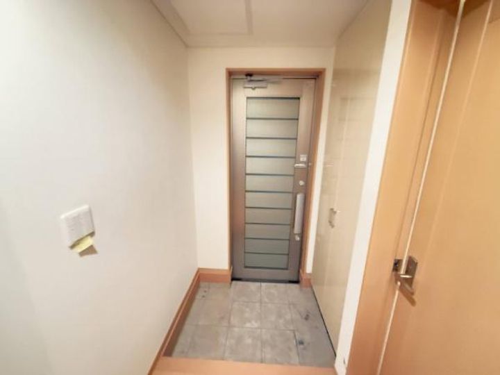 埼玉県蕨市中央7丁目(一戸建)の賃貸物件の玄関