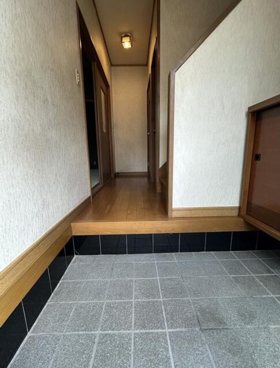 埼玉県川口市桜町6丁目(一戸建)の賃貸物件の玄関