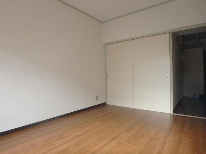 第二ドリームハイツ206の居間