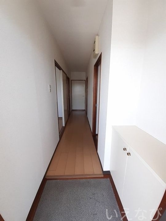 岡山県総社市中央1丁目(マンション)の賃貸物件の玄関