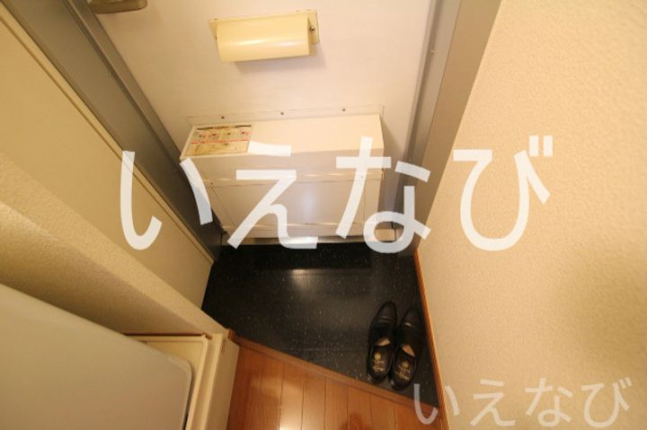 岡山県岡山市北区谷万成1丁目(アパート)の賃貸物件の玄関
