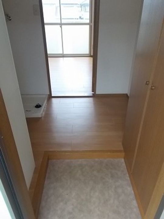 岡山県岡山市中区平井5丁目(アパート)の賃貸物件の玄関