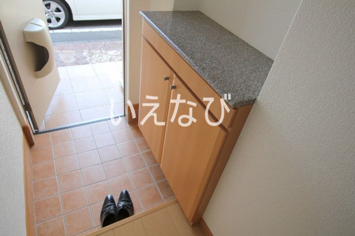 岡山県岡山市中区平井1丁目(アパート)の賃貸物件の玄関
