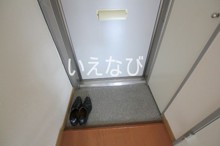 岡山県岡山市南区洲崎1丁目(アパート)の賃貸物件102の玄関