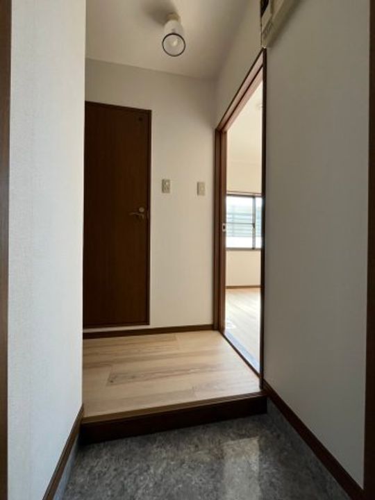 壱番館101の玄関