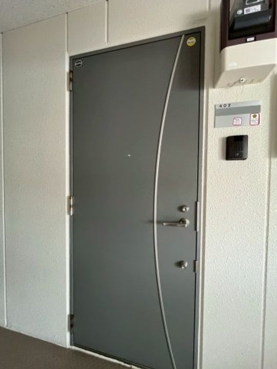 シャルマン武田の玄関