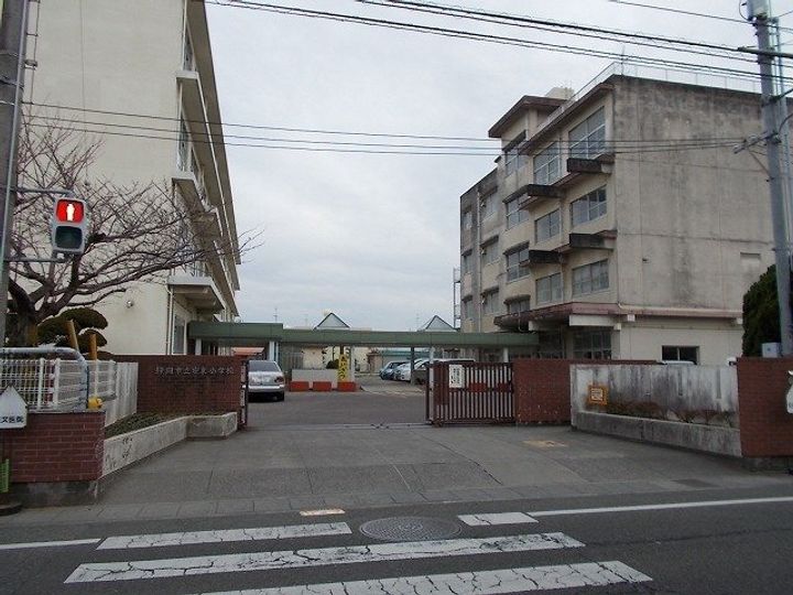 フランベル安東の周辺