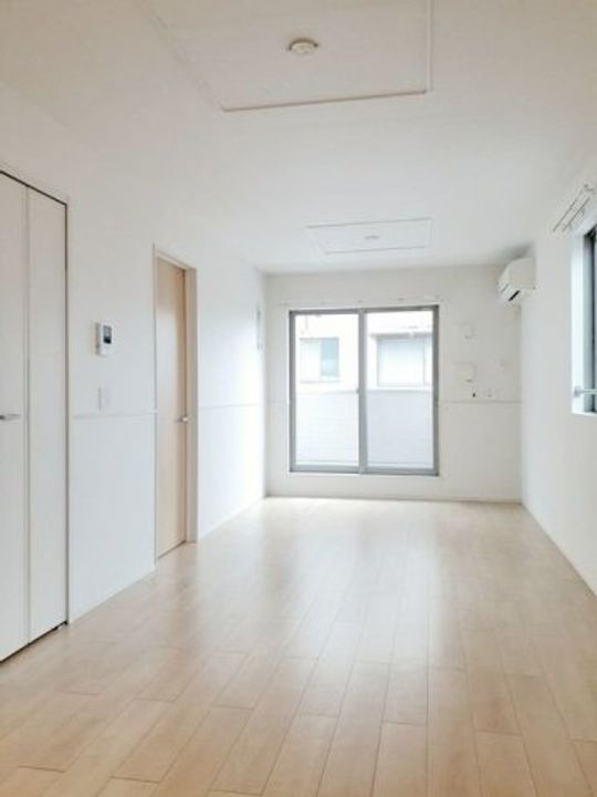 フランベル安東の居間