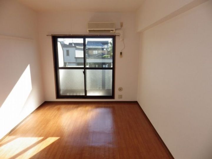 サンピセス202の寝室