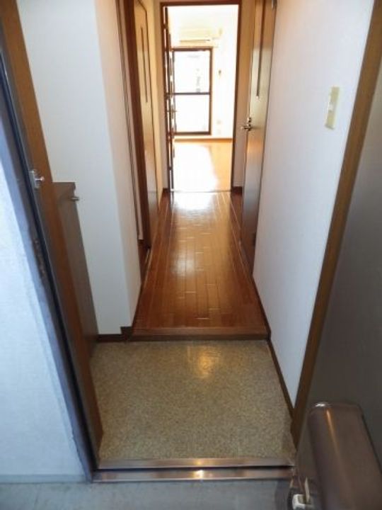 サンピセス202の玄関