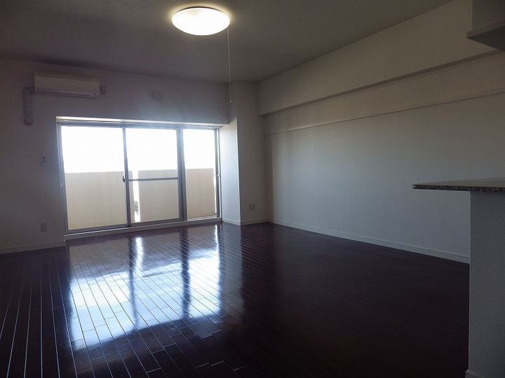 ASレジデンス四日市の居間