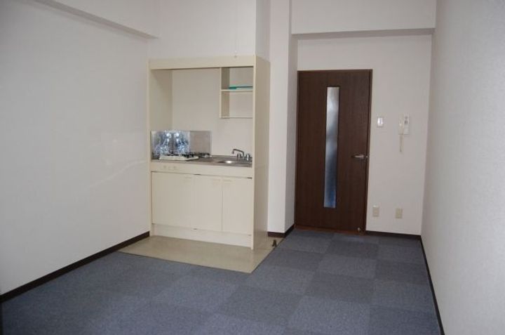 ミカーサ安島6Dの居間