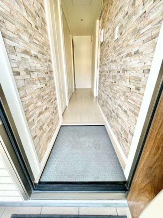 ハピネス白雲101の玄関