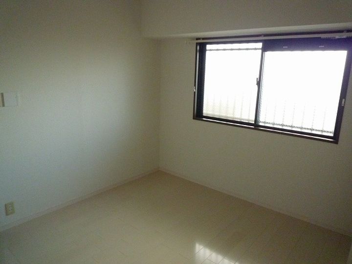 プロミネント四日市の寝室