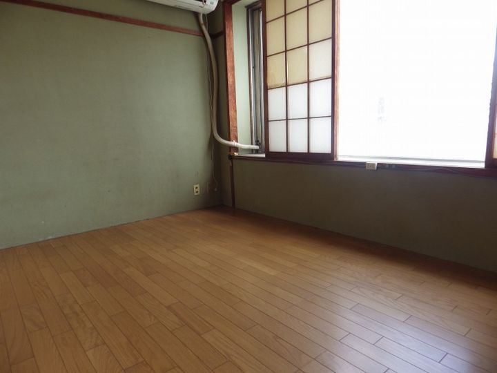 八まきビル3Bの居間