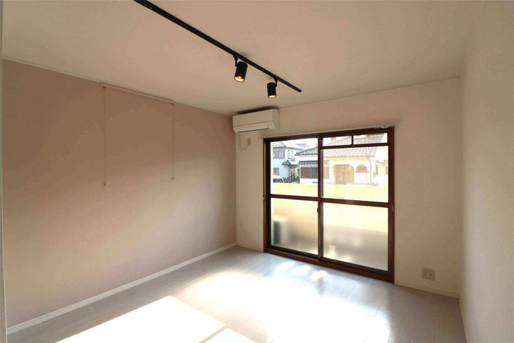 ユーミー東垂坂マンション1Bの居間