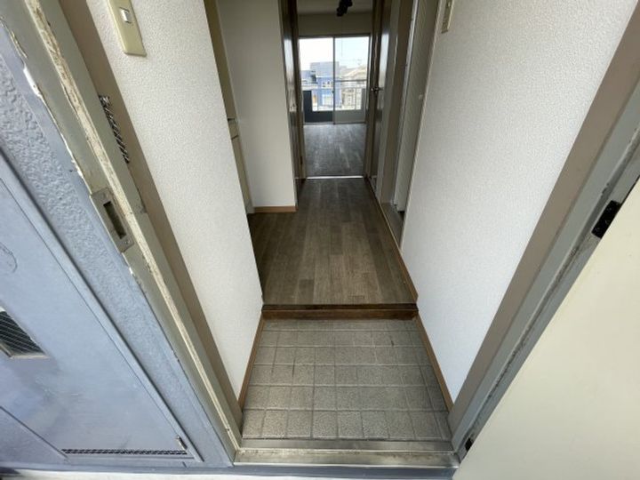 グランパスⅡの玄関