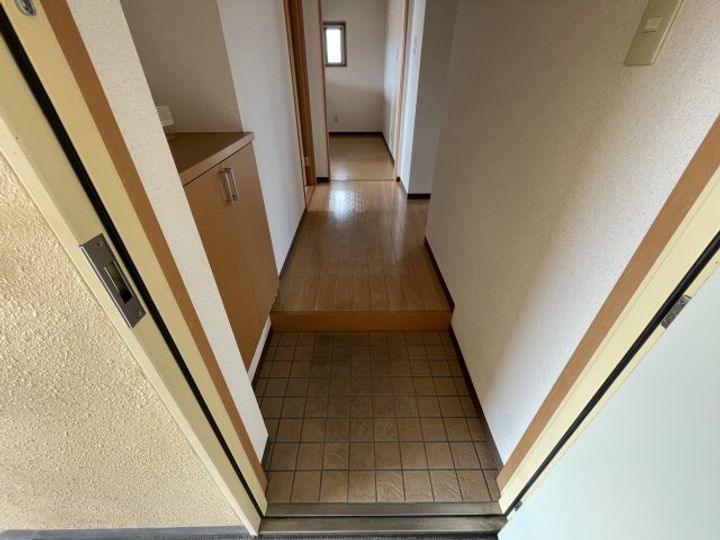 Queen's(クイーンズ)の玄関