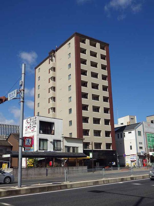 GRAN DUKE 四日市の外観