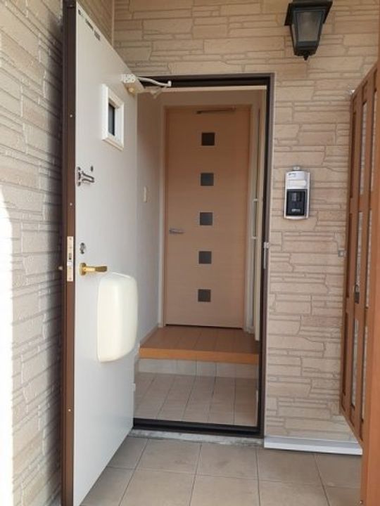 ハイツUTSUBE Ⅱの玄関