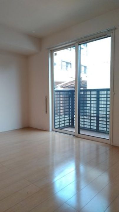 インコントロA102の居間