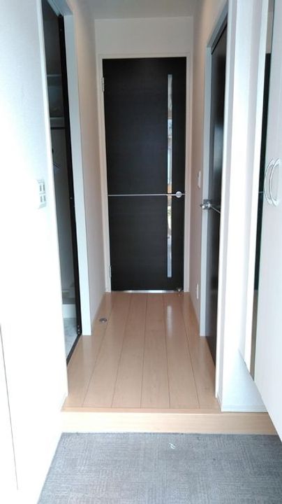 インコントロA102の玄関