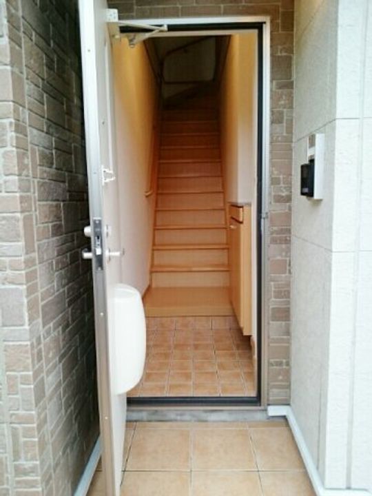 クレール笹川の玄関