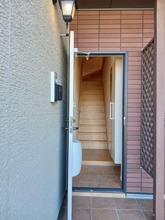 Alegriaの玄関